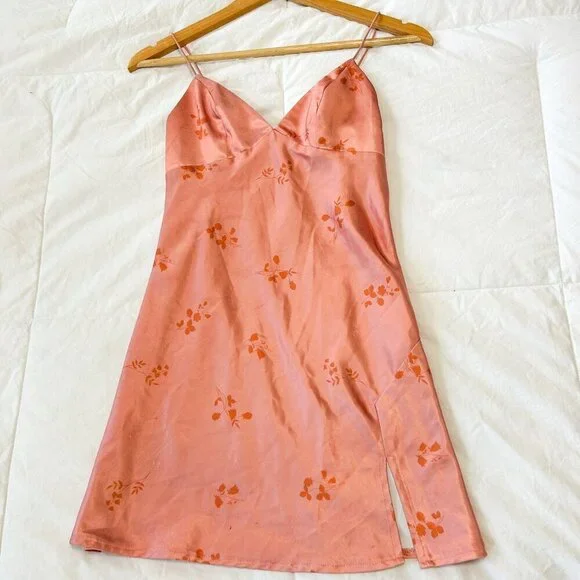 Princess Polly Stargazing Pink Floral Satin Mini Dress Women’s 4 - Picture 5 of 8